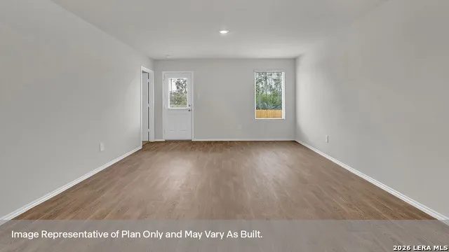 303 Windflower Cove Luling, TX 78648