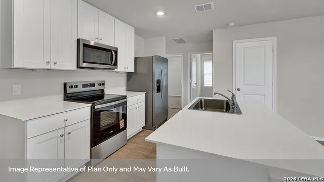 303 Windflower Cove Luling, TX 78648