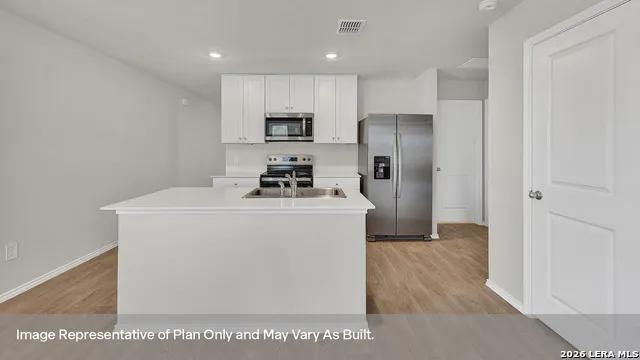 303 Windflower Cove Luling, TX 78648