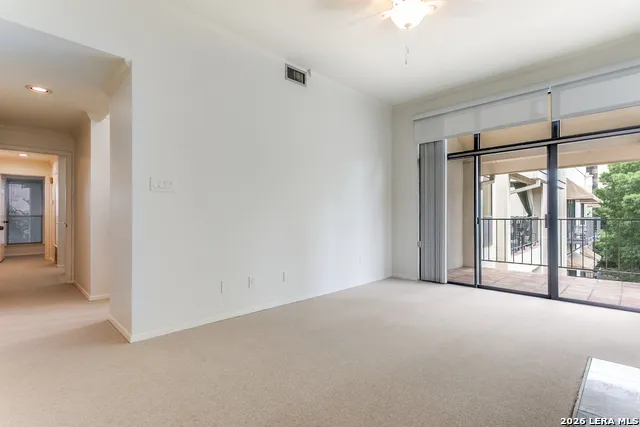 1022 Navarro #306 San Antonio, TX 78205