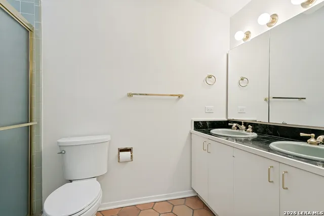1022 Navarro #306 San Antonio, TX 78205
