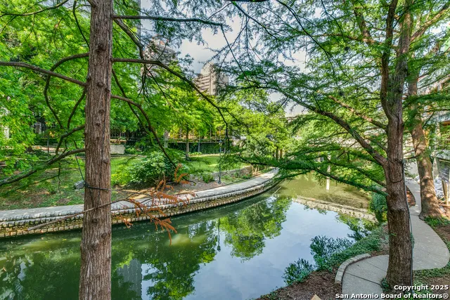 1022 Navarro #306 San Antonio, TX 78205