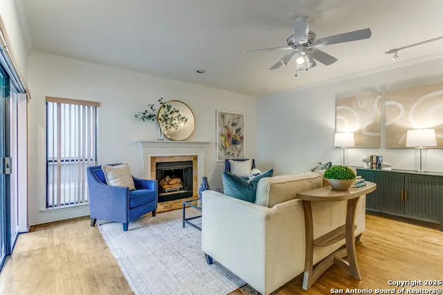 1022 Navarro #306 San Antonio, TX 78205