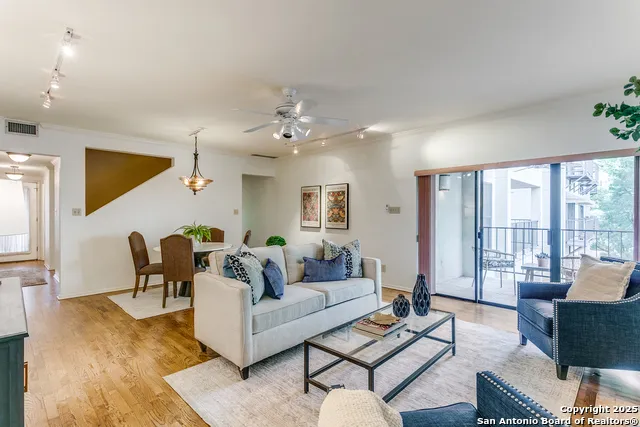 1022 Navarro #306 San Antonio, TX 78205
