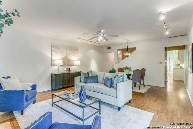 1022 Navarro #306 San Antonio, TX 78205