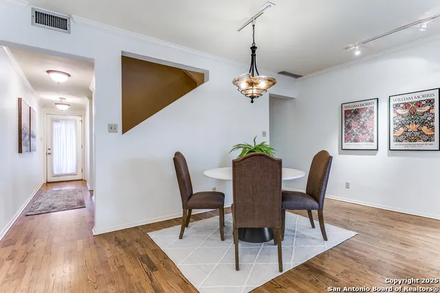 1022 Navarro #306 San Antonio, TX 78205