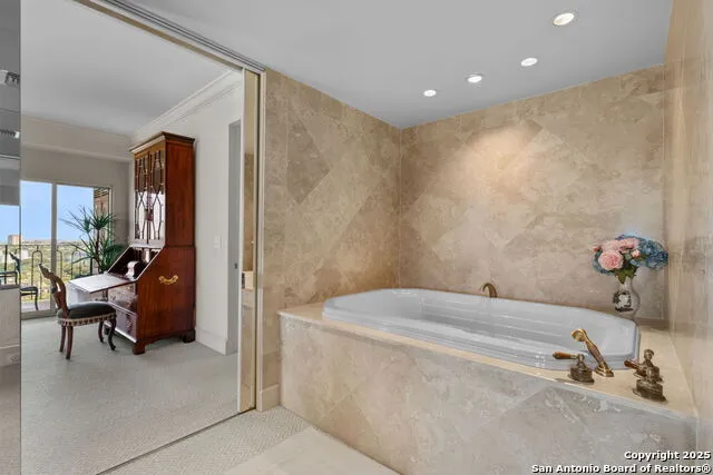 700 E Hildebrand #1401 San Antonio, TX 78212