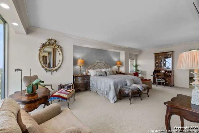 700 E Hildebrand #1401 San Antonio, TX 78212