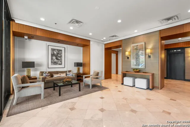700 E Hildebrand #1401 San Antonio, TX 78212