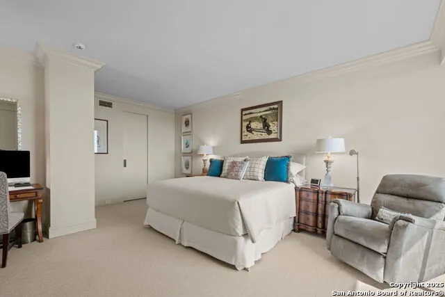 700 E Hildebrand #1401 San Antonio, TX 78212