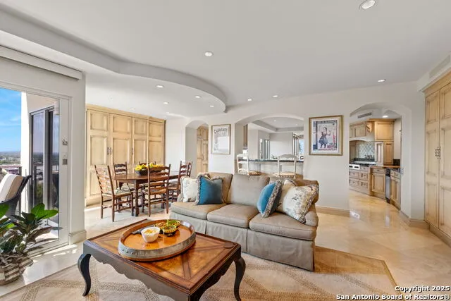 700 E Hildebrand #1401 San Antonio, TX 78212