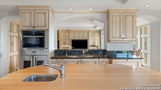 700 E Hildebrand #1401 San Antonio, TX 78212