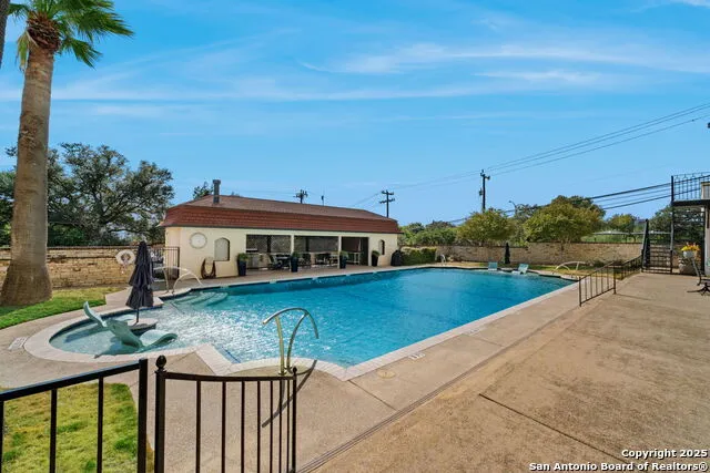 700 E Hildebrand #1401 San Antonio, TX 78212