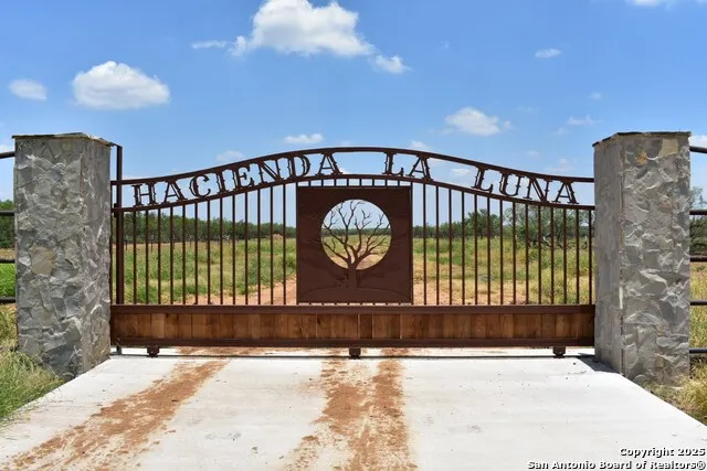 000 Jefferies Road Laredo, TX 78045