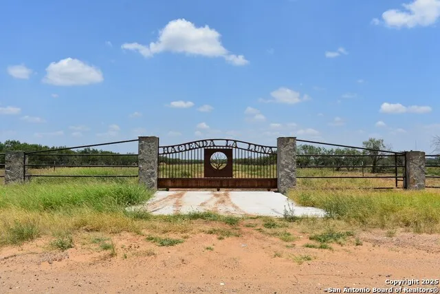 000 Jefferies Road Laredo, TX 78045