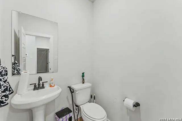 16515 ROSEMARY RDG Elmendorf, TX 78112