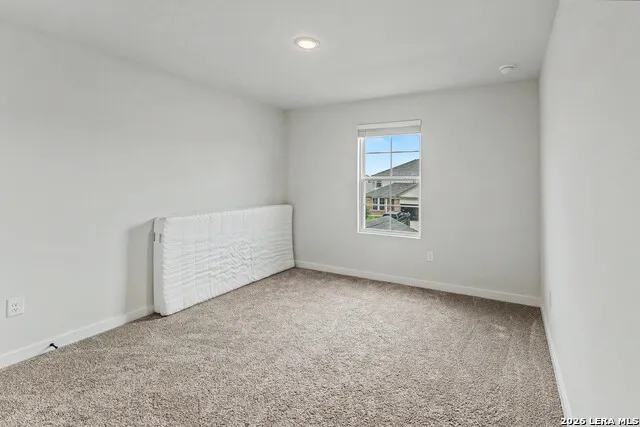 16515 ROSEMARY RDG Elmendorf, TX 78112