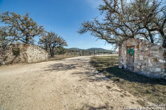 5430 CR-111 Utopia, TX 78884