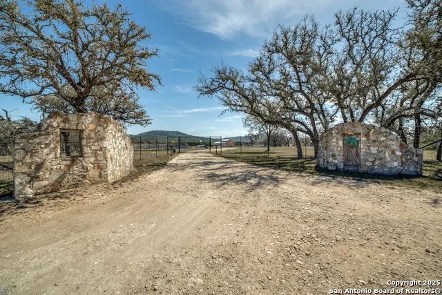 5430 CR-111 Utopia, TX 78884