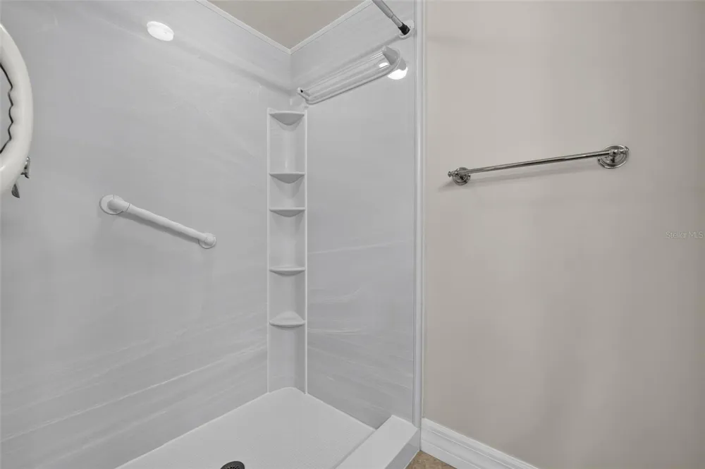 4431 FERN DRIVE Bradenton, FL 34208