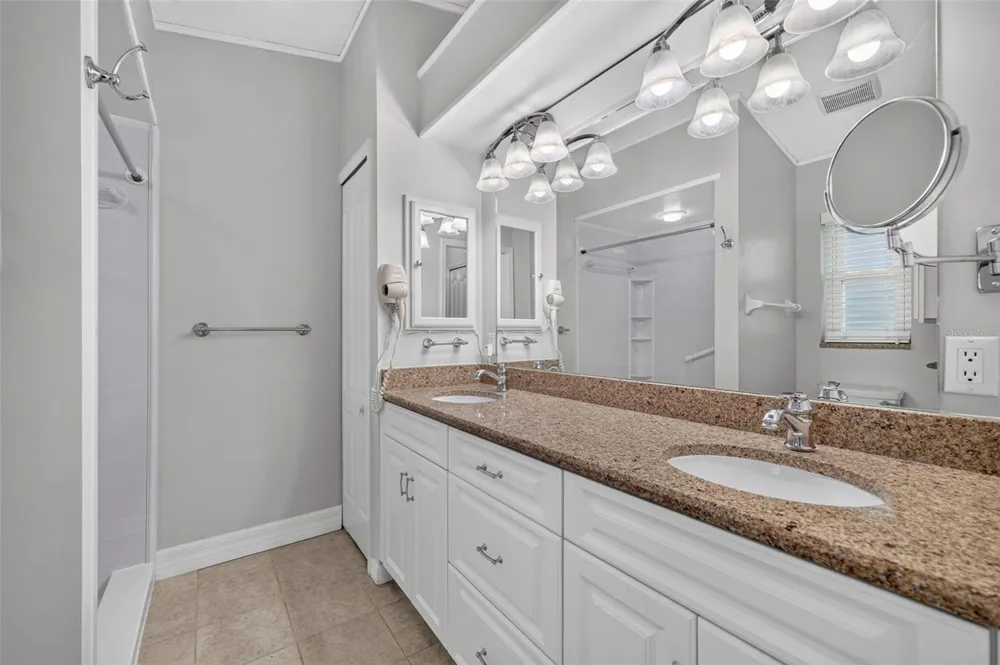 4431 FERN DRIVE Bradenton, FL 34208