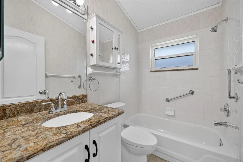 4431 FERN DRIVE Bradenton, FL 34208