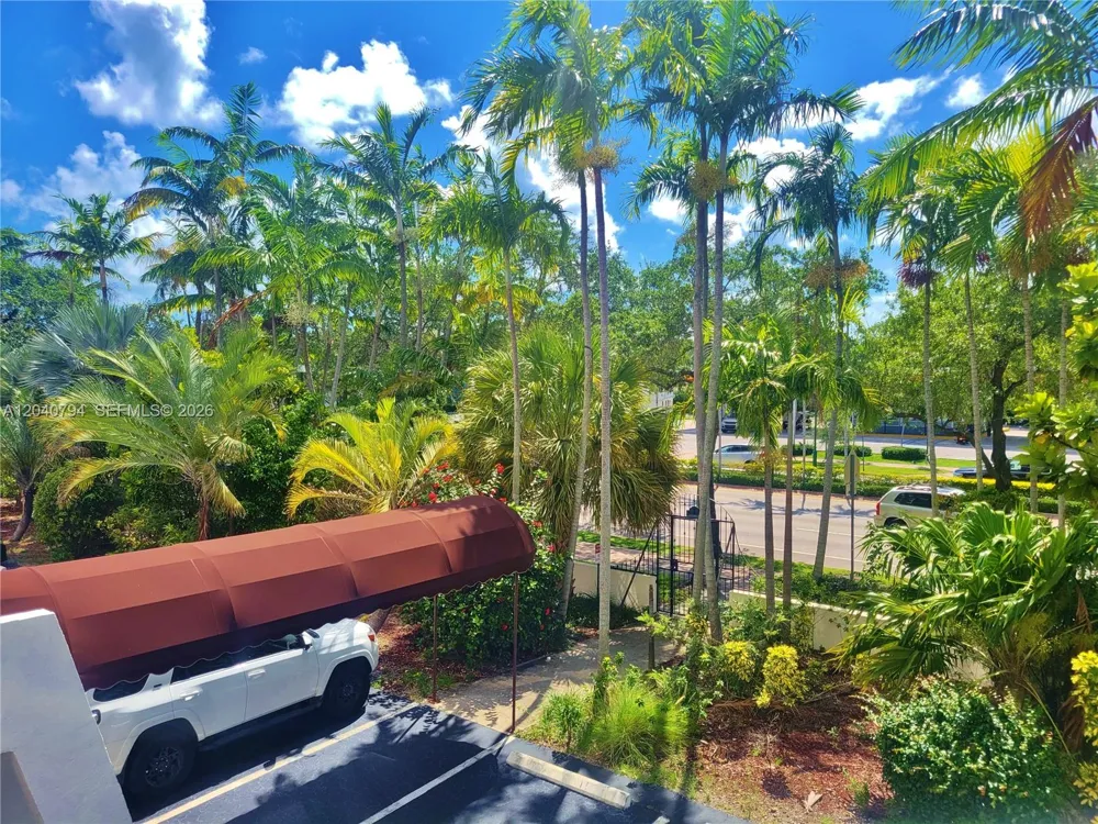 77 Crandon Blvd #2B Key Biscayne, FL 33149