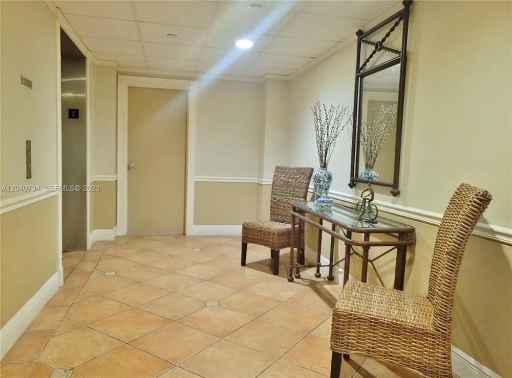 77 Crandon Blvd #2B Key Biscayne, FL 33149