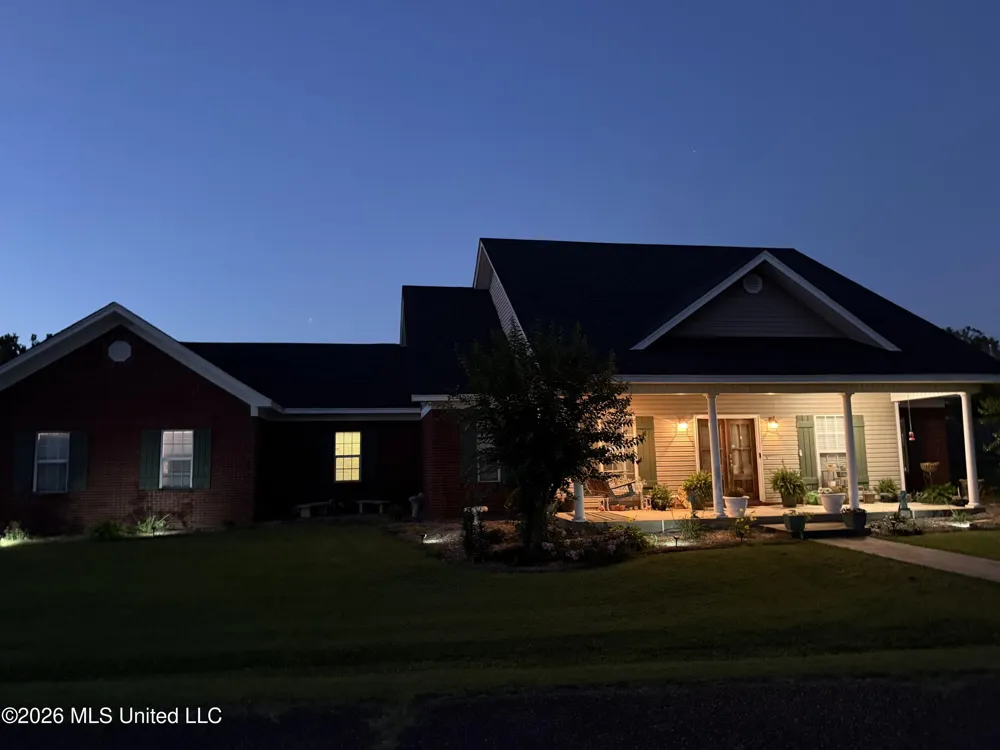 11 Rolling Green Circle Winona, MS 38967