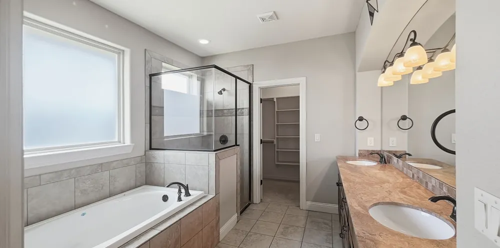 608 Donna Circle Granbury, TX 76049