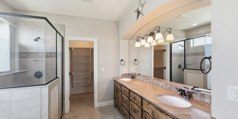 608 Donna Circle Granbury, TX 76049