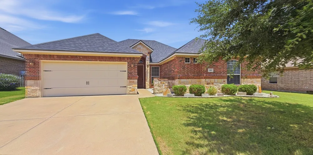 608 Donna Circle Granbury, TX 76049