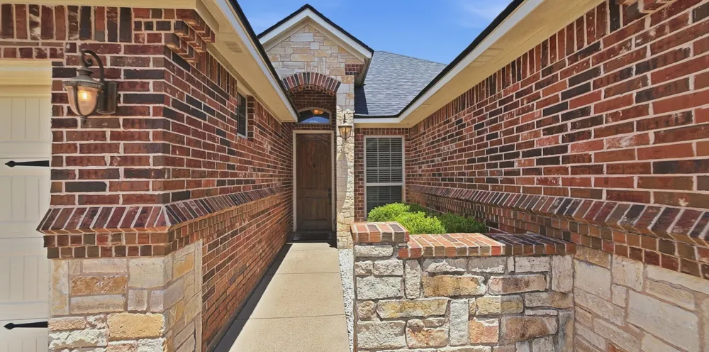 608 Donna Circle Granbury, TX 76049