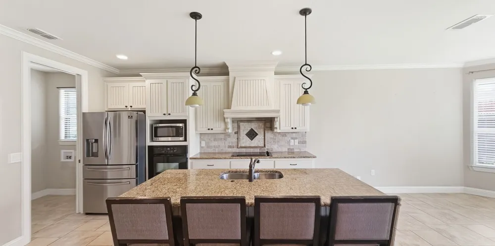 608 Donna Circle Granbury, TX 76049
