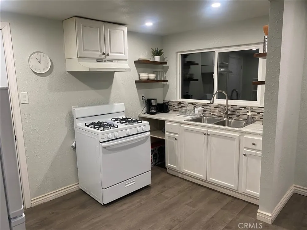18173 Brightman Lake Elsinore, CA 92530