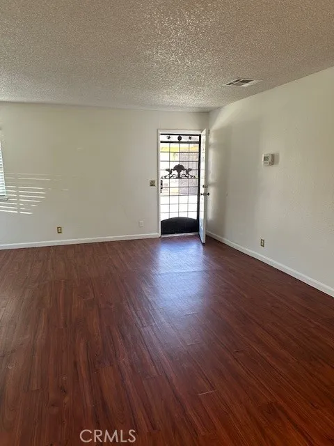 20289 Thunderbird #A Apple Valley, CA 92307