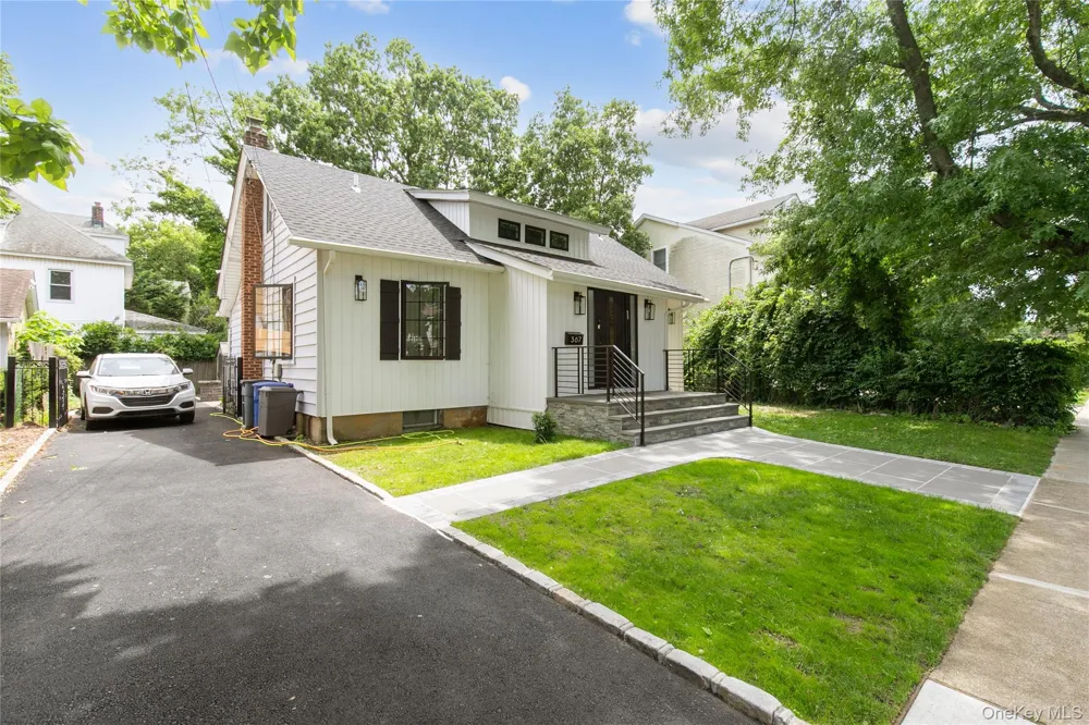 367 Summit Avenue Cedarhurst, NY 11516