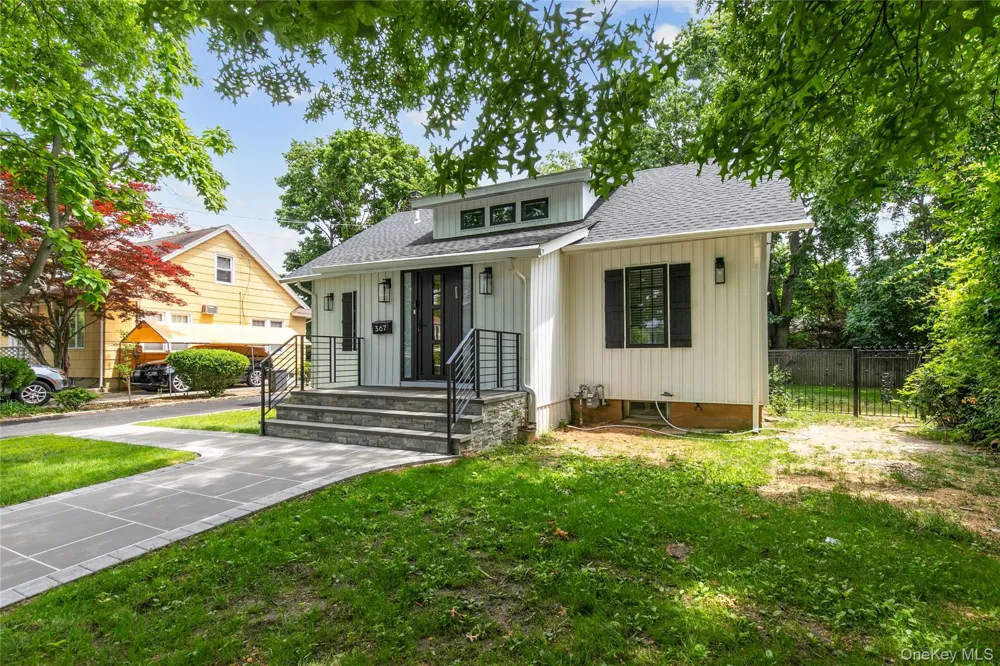 367 Summit Avenue Cedarhurst, NY 11516