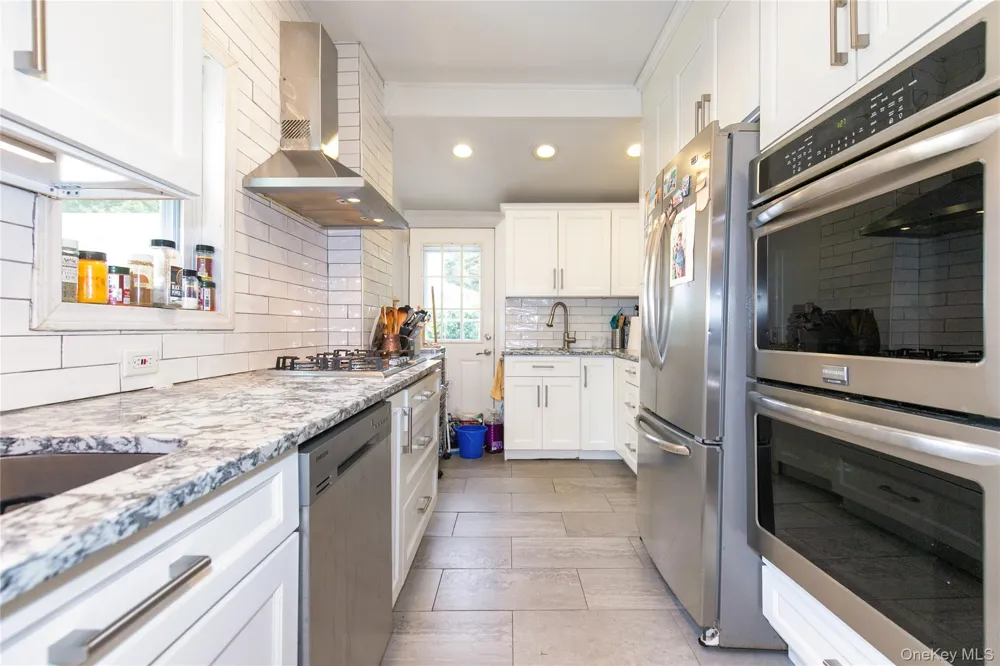 367 Summit Avenue Cedarhurst, NY 11516