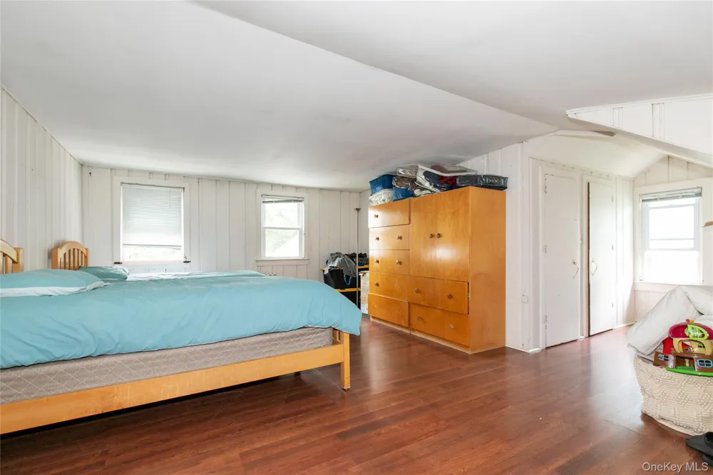 367 Summit Avenue Cedarhurst, NY 11516