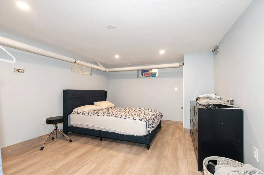 367 Summit Avenue Cedarhurst, NY 11516