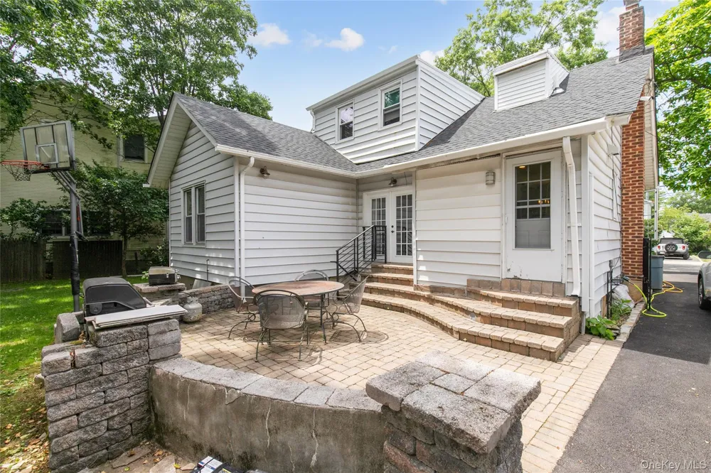 367 Summit Avenue Cedarhurst, NY 11516