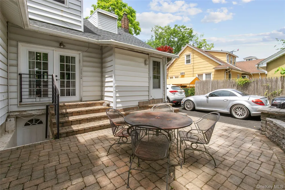 367 Summit Avenue Cedarhurst, NY 11516