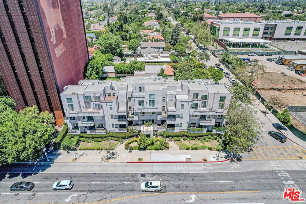 4925 Wilshire Boulevard #302 Los Angeles, CA 90010