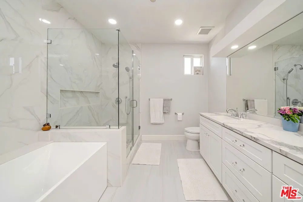 4925 Wilshire Boulevard #302 Los Angeles, CA 90010