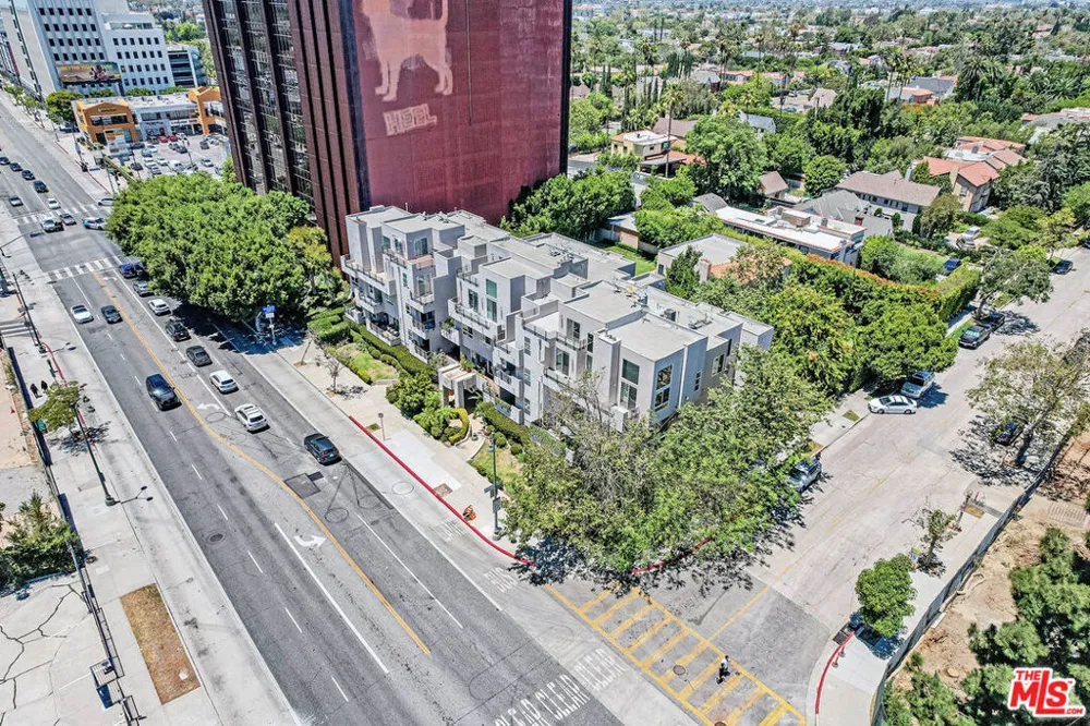 4925 Wilshire Boulevard #302 Los Angeles, CA 90010