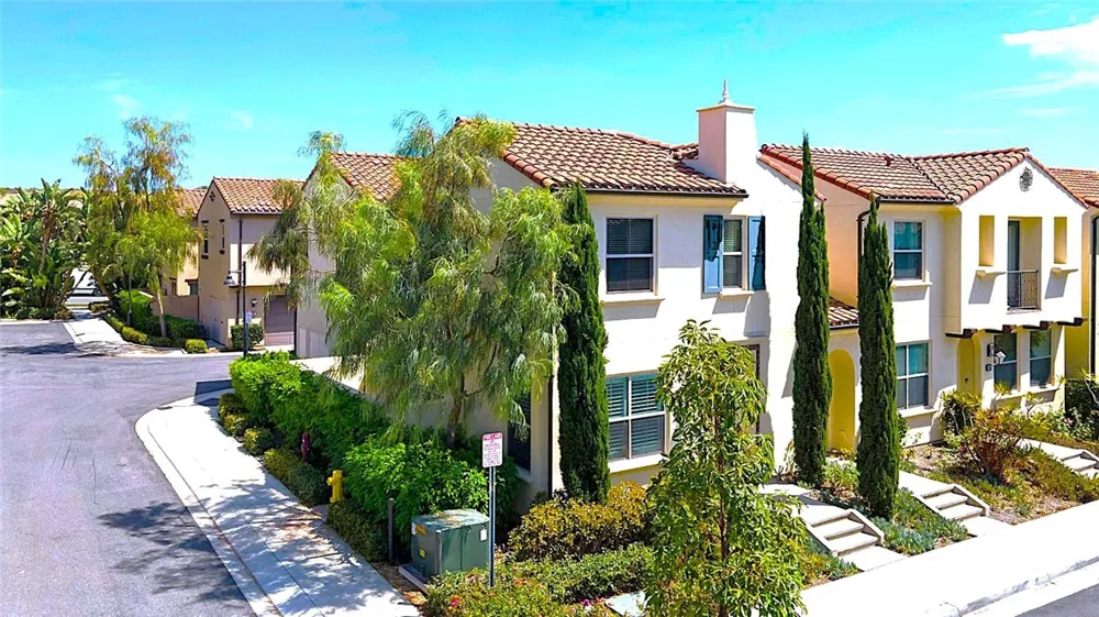 100 DESERT LOTUS Irvine, CA 92618