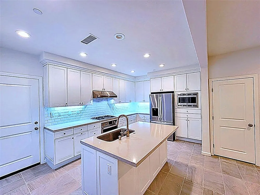 100 DESERT LOTUS Irvine, CA 92618