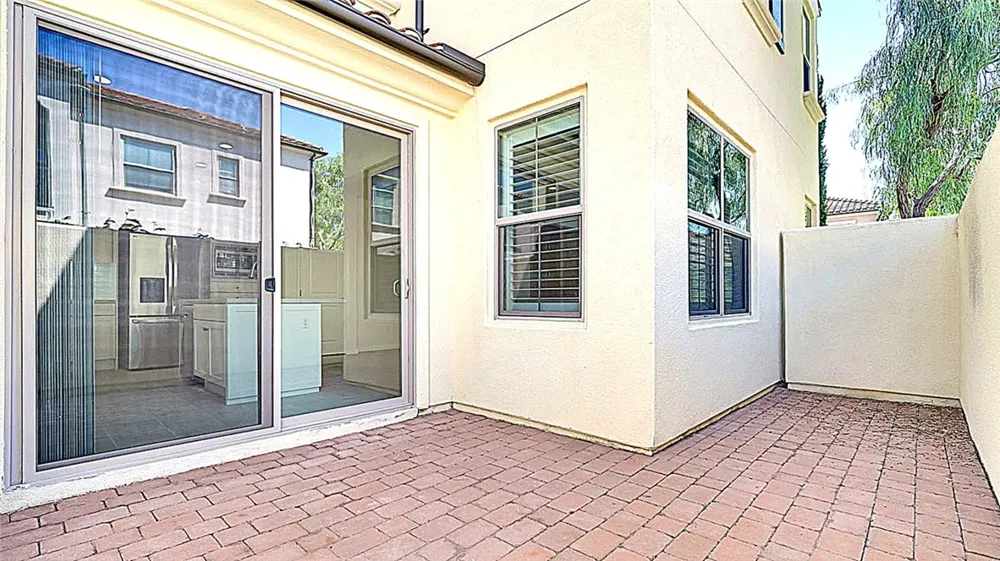 100 DESERT LOTUS Irvine, CA 92618