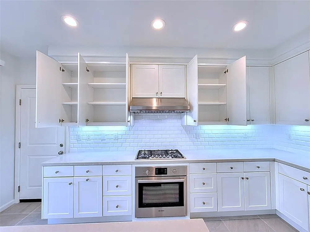 100 DESERT LOTUS Irvine, CA 92618